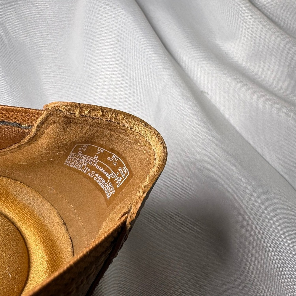 Clarks Elaina Rae Tan Leather Ballet Flats Floral Embossed Espadrille Size 7 - Picture 5 of 11